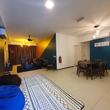 The Landmark By Katana 3Br To 4Br Luxury Seaview Landmark Homestay At Gurney 15-16Pax 无敌海景套房 Tanjung Tokong 외부 사진